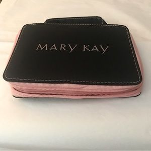 Mary Kay Zip And Go Small Bag